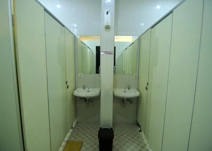 ホステル Reddoorz Near Gwk Main Gate ウンガサン