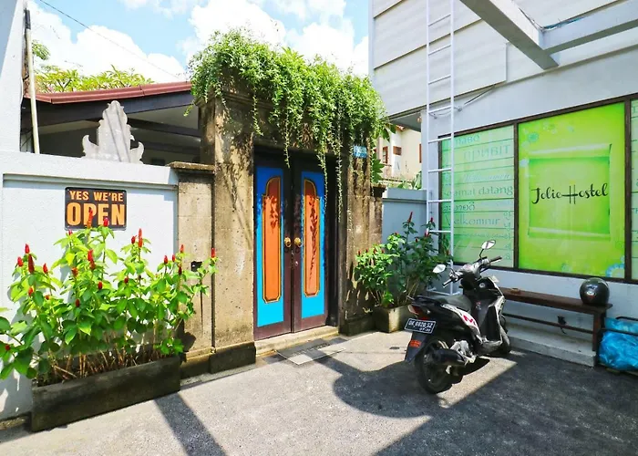 ホステル Reddoorz Near Gwk Main Gate ウンガサン